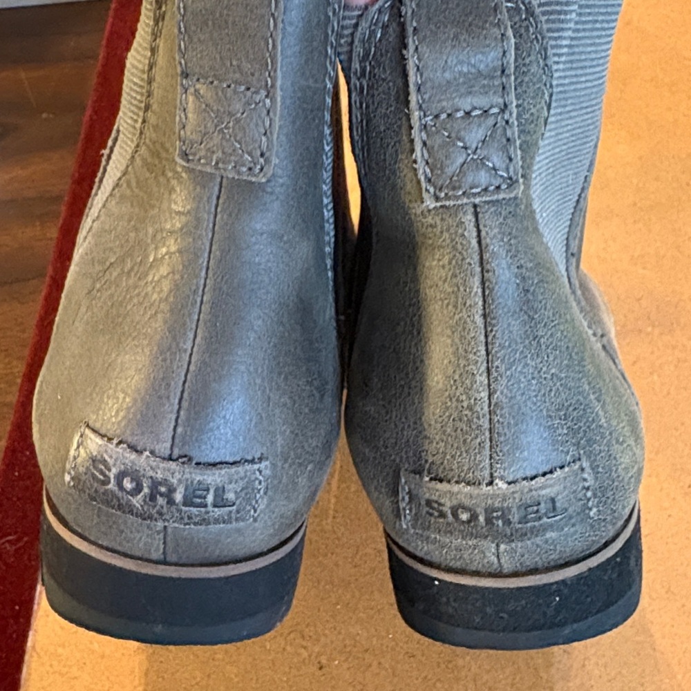 ☑️ Sorel Gray Ankle Thick rubber sole side elastic stretch on Booties - Picture 4 of 11